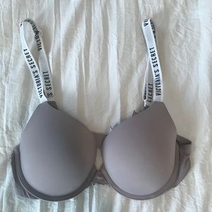 Victoria’s Secret T-shirt Push Up Bra